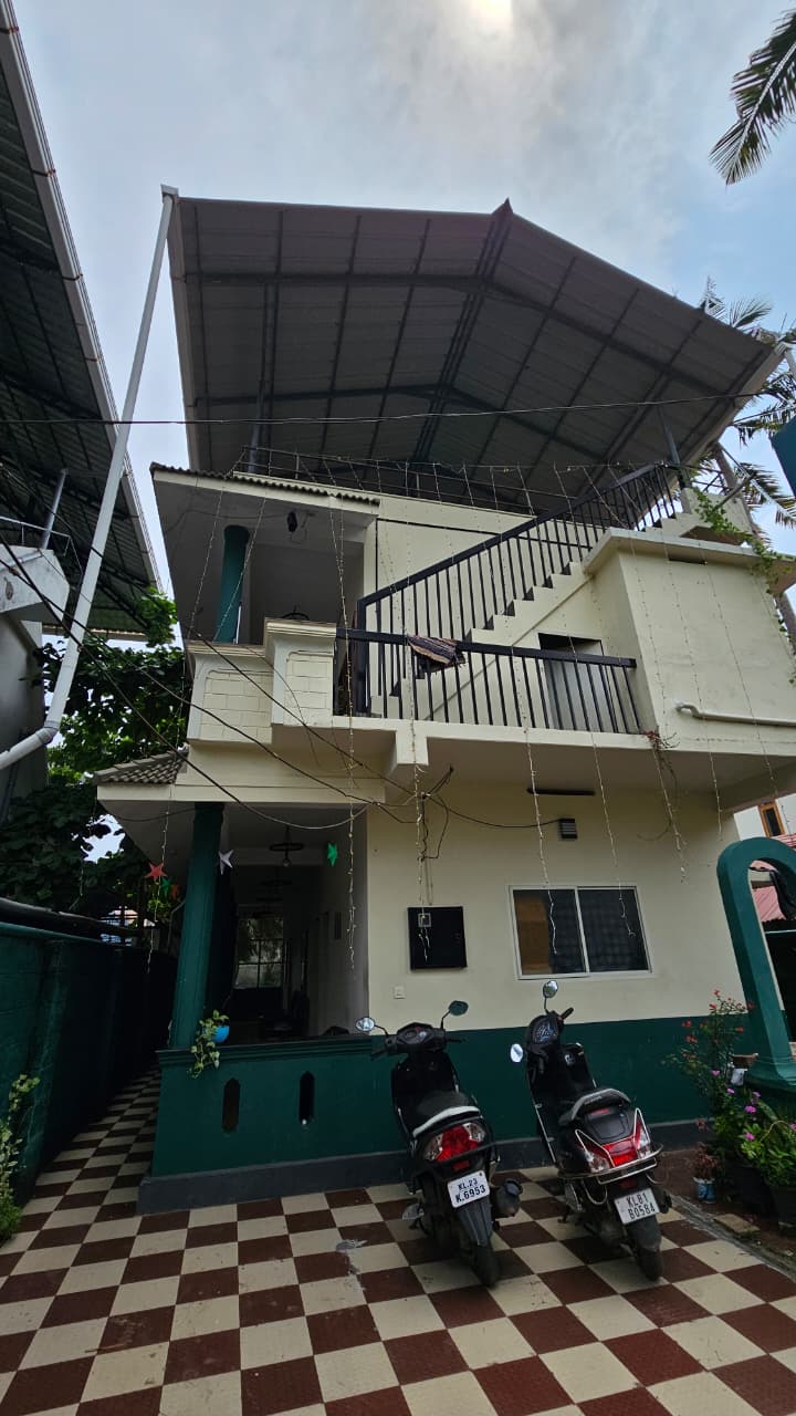 Guest House 2 Min Walk To Varkala Cliff in Varkala, Kerala